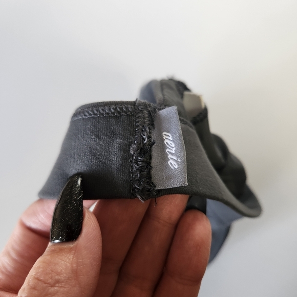 Aerie Gray Racerback Wireless Plunge Crochet Bikini Top Swimsuit Swim Beach - Picture 6 of 7